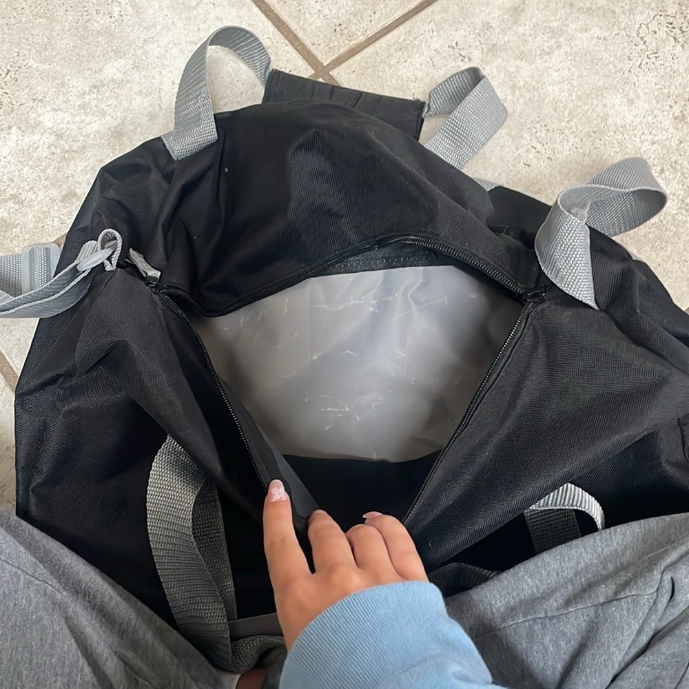 Duffle bag - Picture 2 of 3